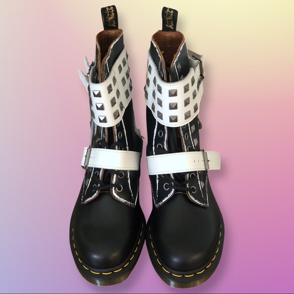 Dr. Martens 1490 Joska Stud Black Leather Lace Up Boots Women US Size 7 NIB - Picture 8 of 10